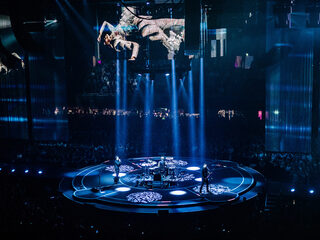 Videosnack: Muse houdt ook wel van een geintje