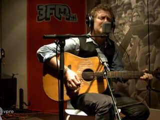 Glen Hansard in 3VOOR12RADIO
