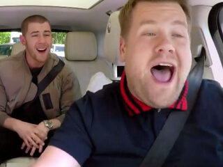 VIDEO: Carpool Karaoke met Demi Lovato en Nick Jonas