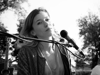 Julia Noah schreef een boektrack voor Saskia Noort