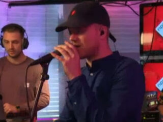 Gers Pardoel speelde zijn nieuwe single bij Giel