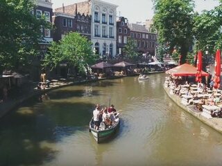 Check de nieuwe video van Sunday Sun