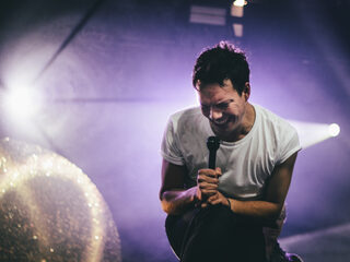 Bewilder speelt een heel uur lang Forza live in 3voor12 Radio!