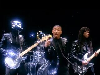 Stevie Wonder speelt met Pharrell en Daft Punk 'Get Lucky'