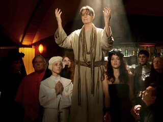 Video David Bowie bekritiseerd door katholieke kerk