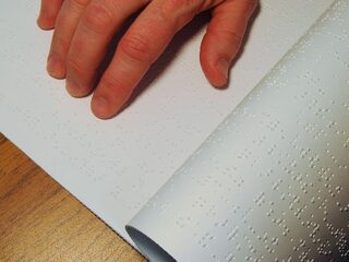 Hoe doet de blinde Leonard examen?