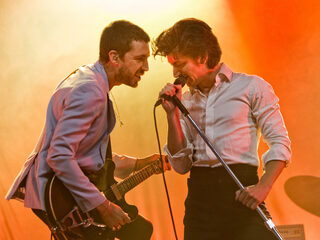 The Last Shadow Puppets brengen ode aan...