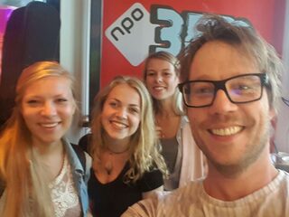 Lotte Walda, Philippine Corporaal en Mel@nie live bij Giel