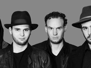 Ok, er bestaat dus een Kensington-coverband