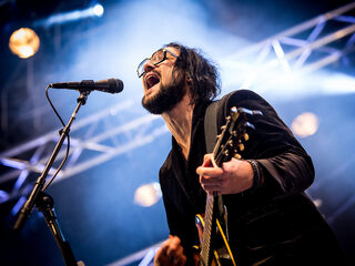 Blaudzun 'Press On (Monday's Child)' live bij Domien