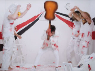 Bekijk de nieuwe clip van Sunday Sun