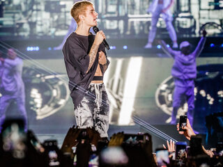 Justin Bieber playbackte zowat alles, but who cares?!