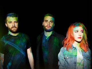 Paramore-drummer zwaar gewond bij golfkarongeluk