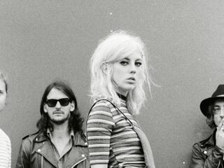 Black Honey brengt je gitaarpop uit een vorige eeuw