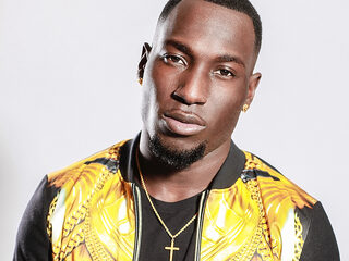 Frenna pakt wat hij pakken kan: "Ik ben hongerig"