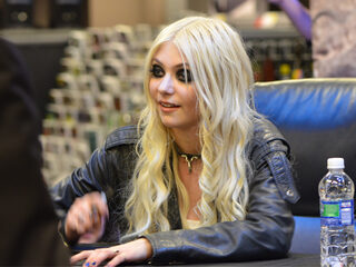 Taylor Momsen: van schattig in Gossip Girl naar bad bitch in TivoliVredenburg (NSFW)