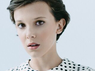 Millie Bobby Brown acteert, rapt, zingt en is gewoon de shit
