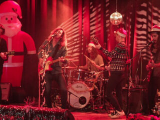 Check de Christmas Essential van Lucas Hamming