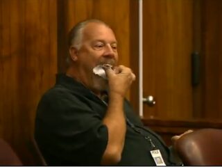 Bewijs voor je kiezen krijgen is Nooit Grappig