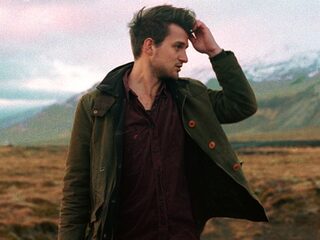 Check de nieuwe video van 3FM Serious Talent Tom Tukker!