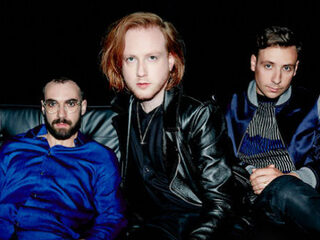 Two Door Cinema Club doet een intieme sessie bij 3voor12