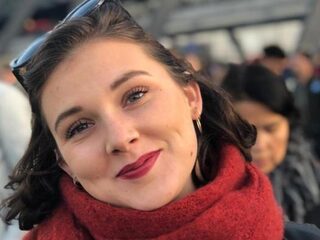 Emma (23) maakt een film over meidenvenijn