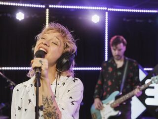 Krezip live met nieuwe single 'Come Back With Me Now'