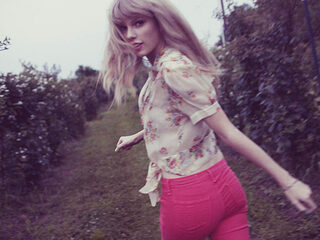 Taylor Swift neemt het op voor fan