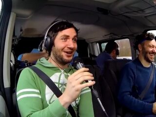 Geinig: Lieven Scheire hackt radiofrequenties in de file