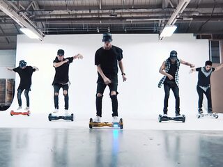 Moet je kijken: Justin Biebers 'What Do You Mean' op een Segway