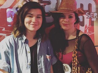 Singer-songwriters Senna Black en Laura Sjin live op De Speelplaats