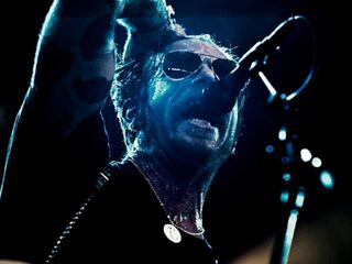 3voor12: Lowlands-directeur: 'Jesse Hughes duidelijk zwaar getraumatiseerd'