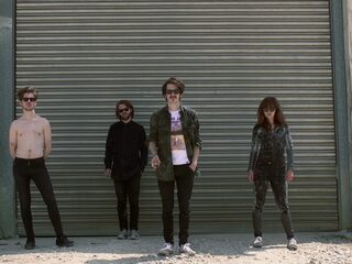 Clipprimeur: Indian Askin tourt door Duitsland