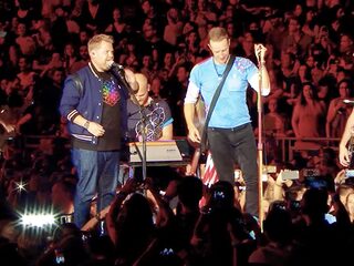 Coldplay en James Corden zingen 'Nothing Compares 2 U' van Prince