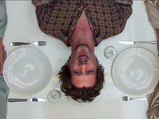 Neem een kijkje in het hoofd van Son Mieux