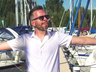 De videoclip van Michiel Veenstra moet je zien!