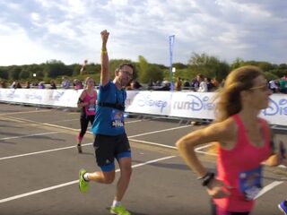 Check de beelden van Michiels halve marathon