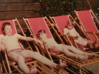 3FM-DJ's met hun broers en zussen