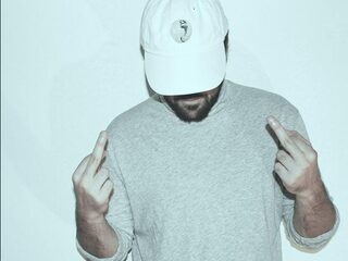 Neiked is één groot sexy mysterie