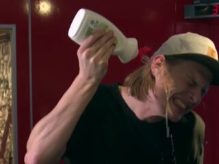 Ben jij ook strontverkouden? 3FM-DJ Sander heeft dé oplossing!