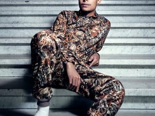 TopNotch en Ronnie Flex maken dammen weer cool!