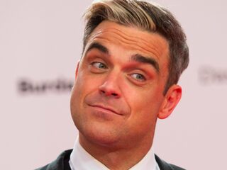 Wat denk jij: is het Thomas Azier of stiekem toch Robbie Williams?