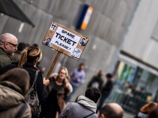 To tweedehands or not to tweedehands?