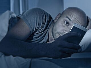 Zo herken je of je internetverslaafd bent