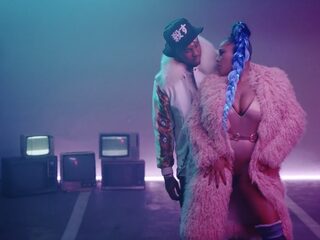 Het nummer 'Tight Nooki' gaat over SEKS!