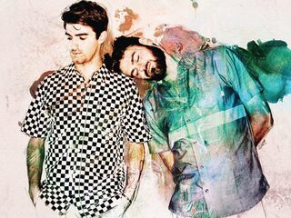 Waarom wordt elk nummer van The Chainsmokers een dikke hit?