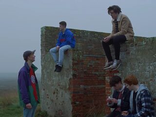 Ed Sheerans video voor 'Castle On The Hill' is één grote throwback