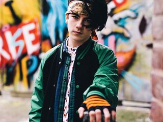 Declan McKenna: ‘Jonge mensen zijn niet zo dom als de wereld denkt’