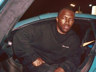 Frank Ocean voor 14 miljoen aangeklaagd door vader