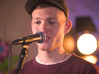 Deze live-sessie van Paul Sinha is heel chill